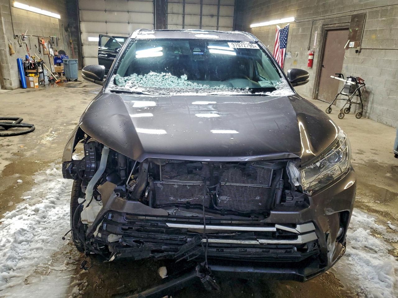 2019 TOYOTA HIGHLANDER HYBRID photo 13