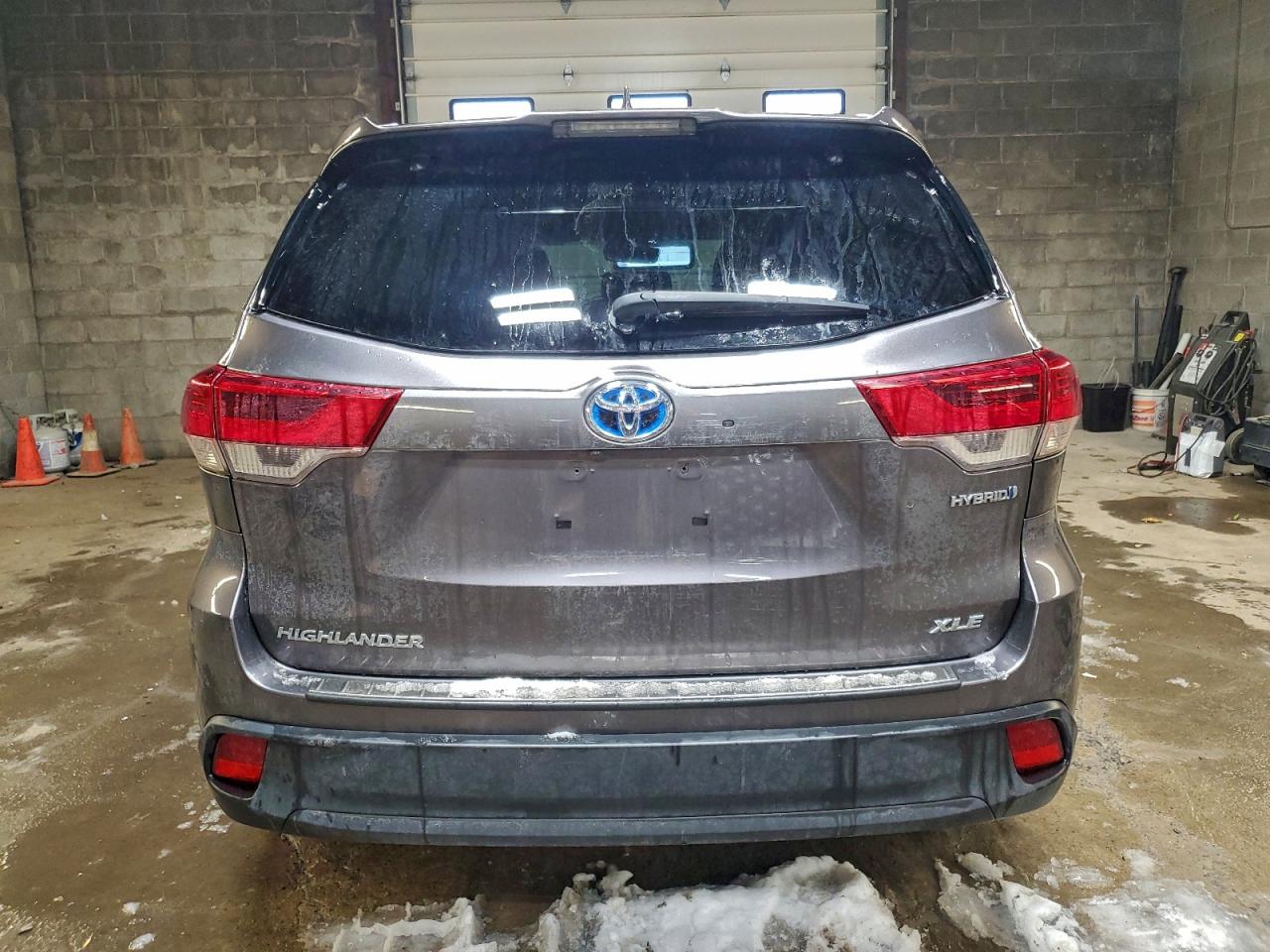 2019 TOYOTA HIGHLANDER HYBRID photo 16