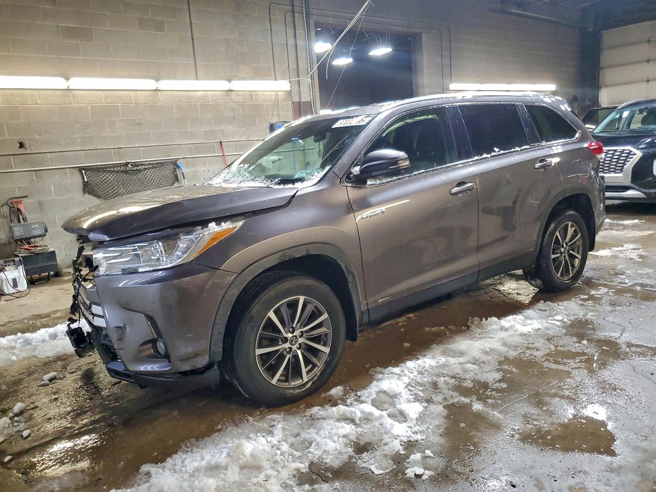 2019 TOYOTA HIGHLANDER