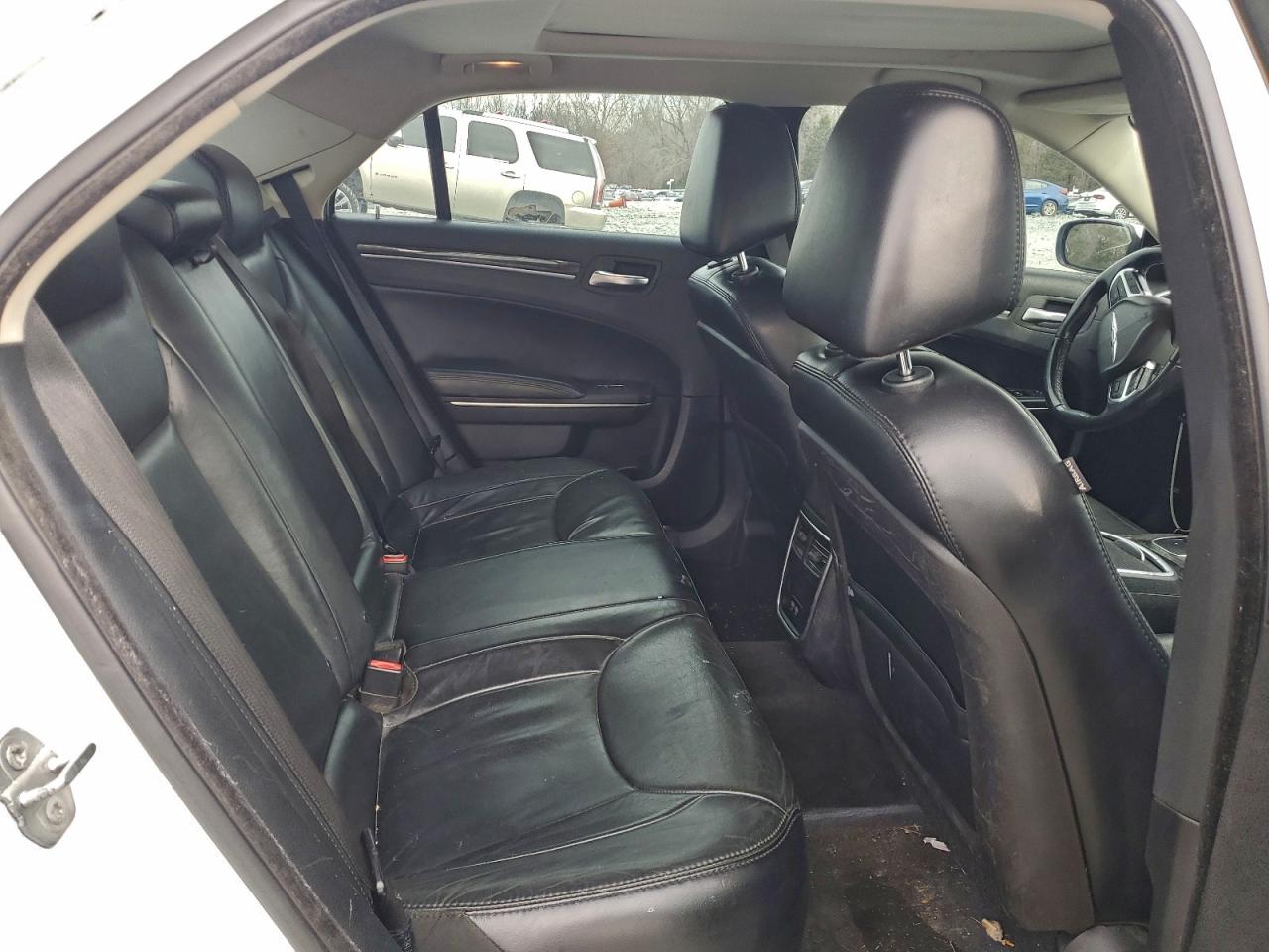 2015 CHRYSLER 300 LIMITED photo 28
