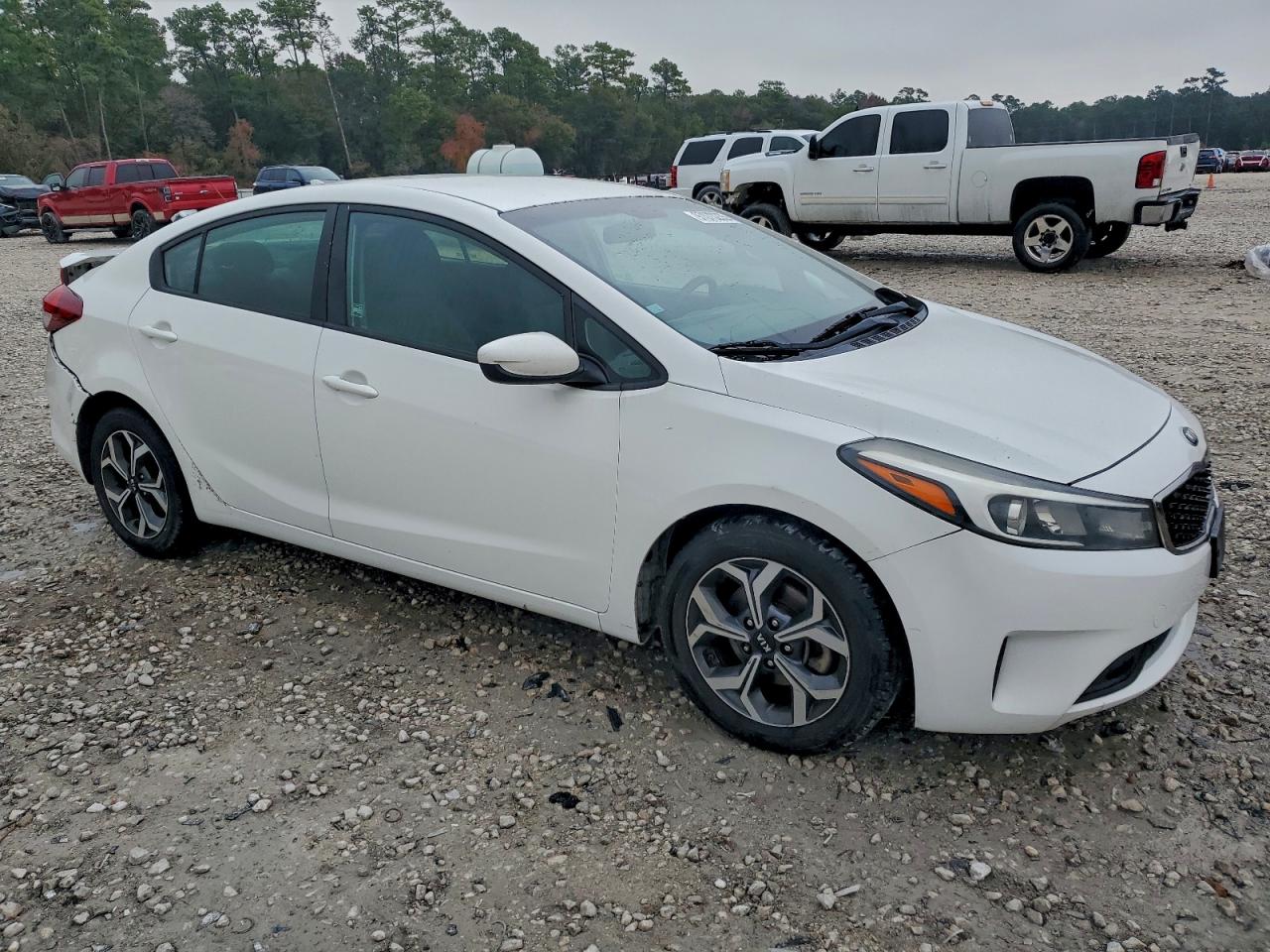 2017 KIA FORTE LX photo 4