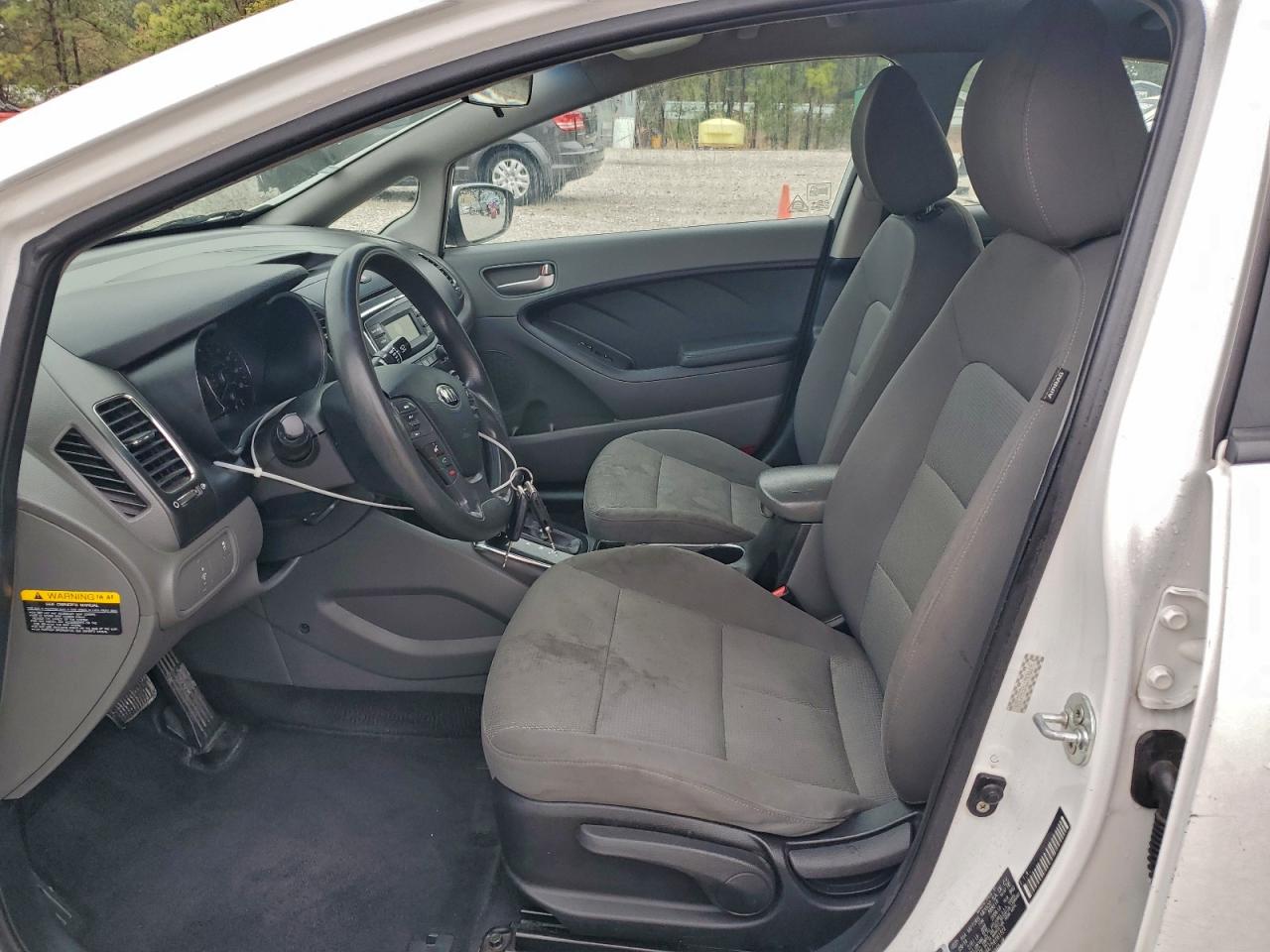 2017 KIA FORTE LX photo 7