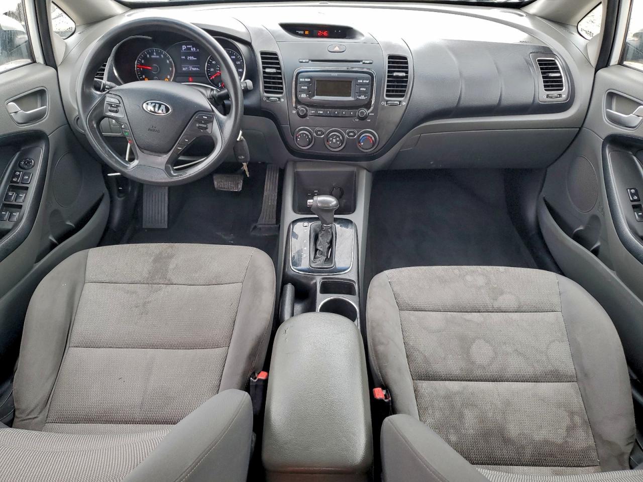 2017 KIA FORTE LX photo 8