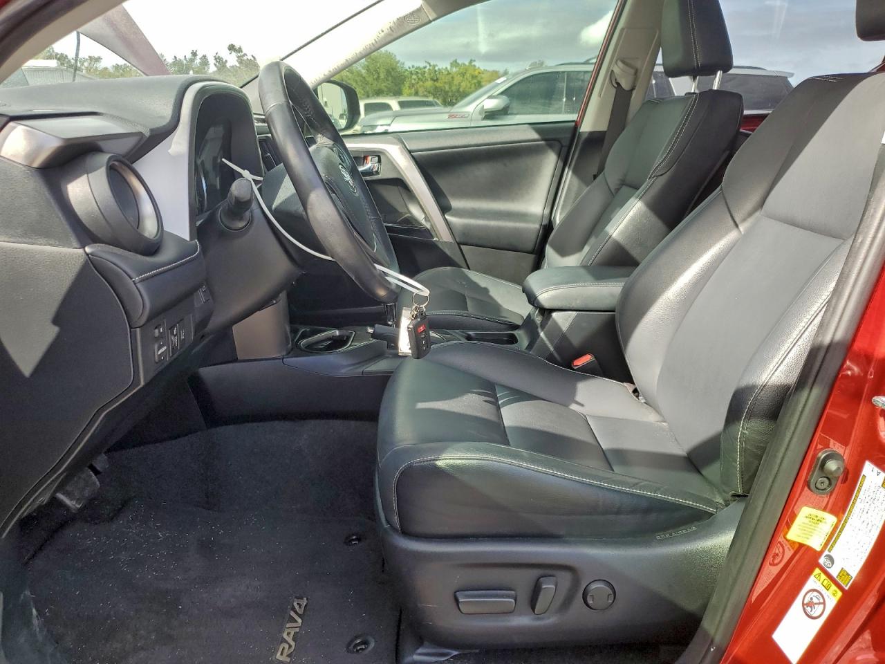 2017 TOYOTA RAV4 LIMITED photo 7