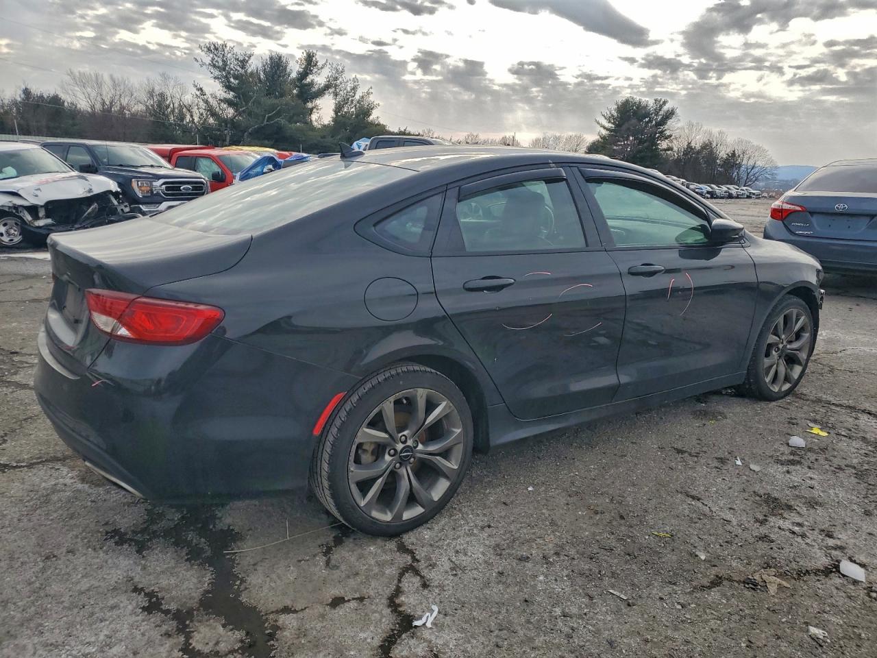 2016 CHRYSLER 200 S photo 5