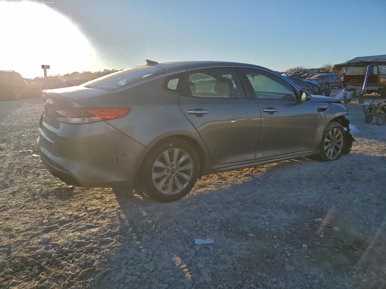 2018 KIA OPTIMA LX photo 3
