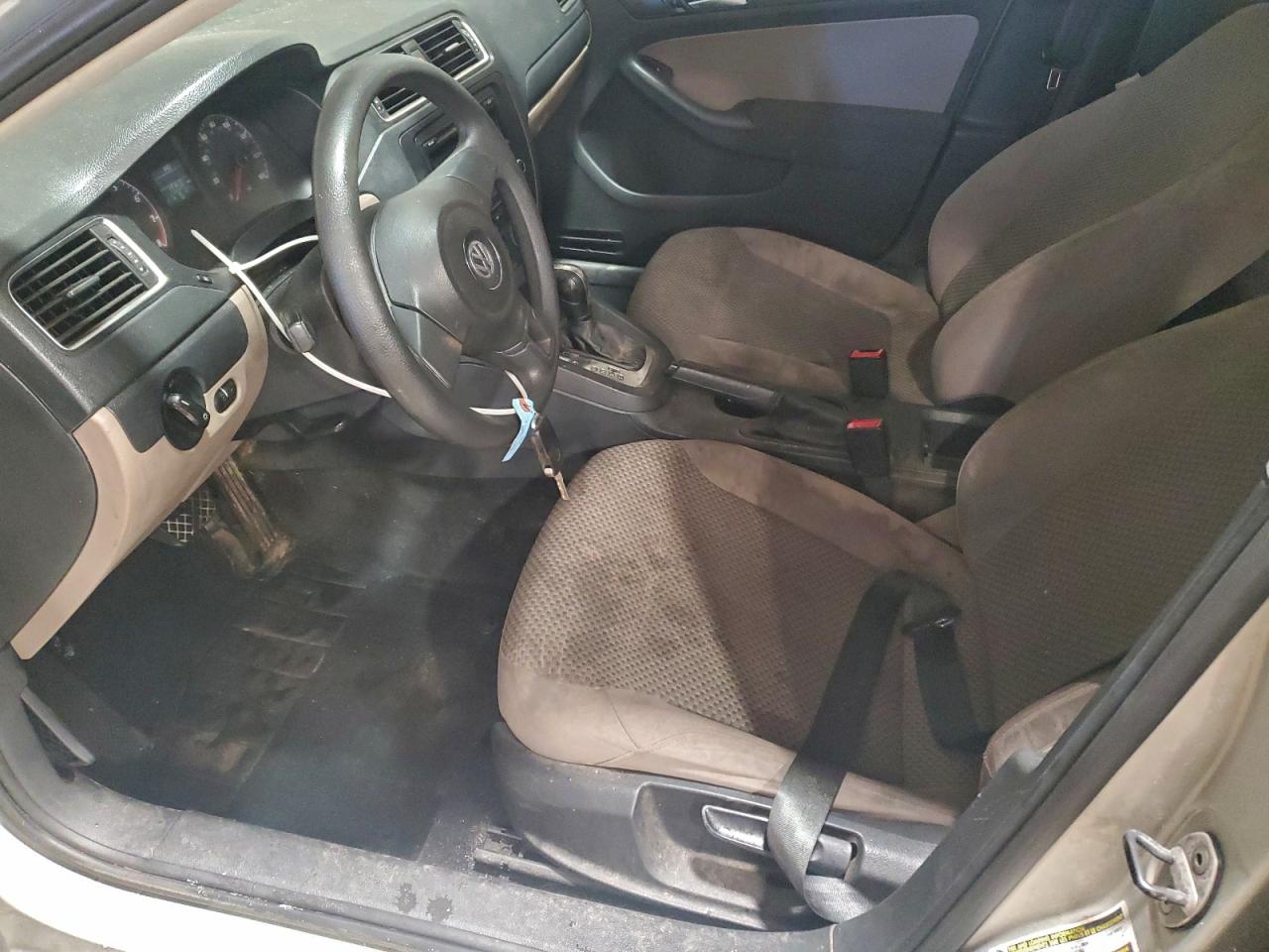 2012 VOLKSWAGEN JETTA BASE photo 19
