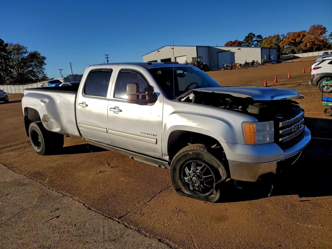 2012 GMC SIERRA K3500 SLT photo 4