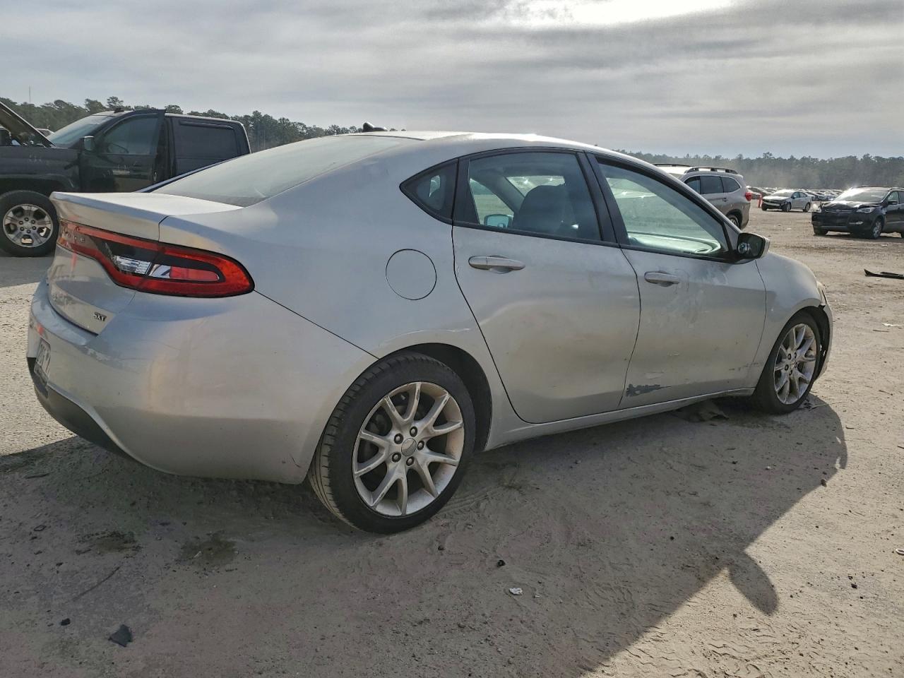 2013 DODGE DART SXT photo 7