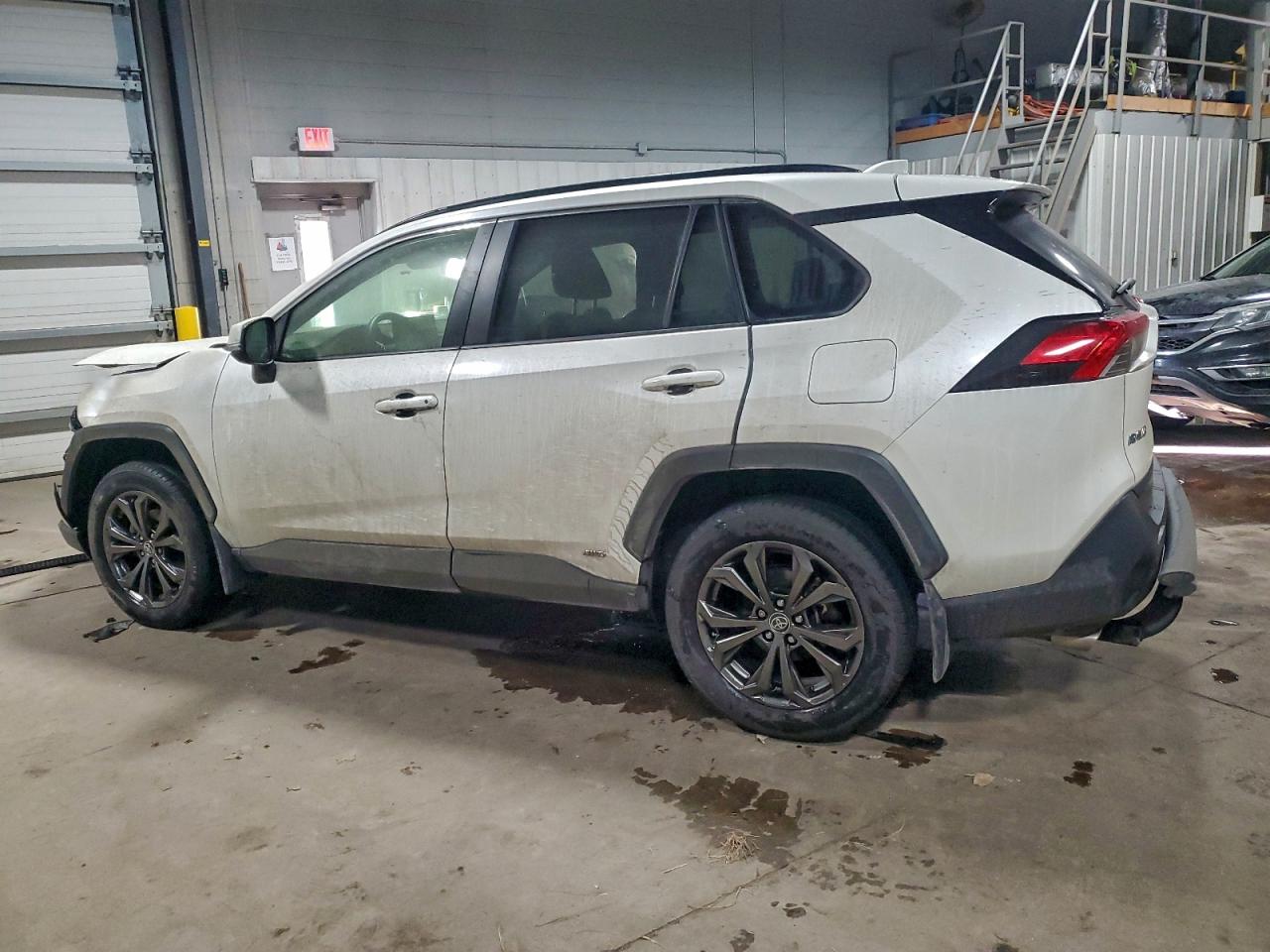 2022 TOYOTA RAV4 XLE PREMIUM photo 4