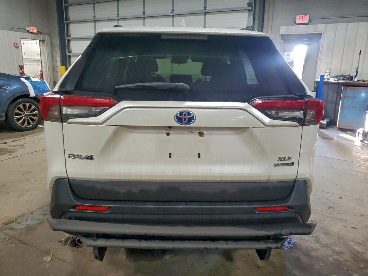 2022 TOYOTA RAV4 XLE PREMIUM photo 16