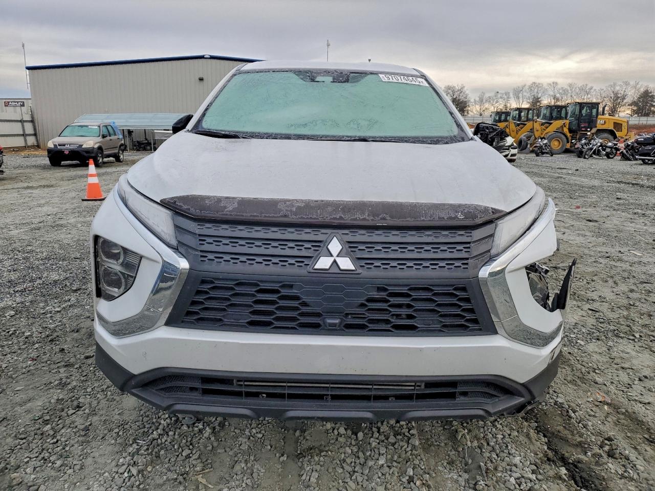 2024 MITSUBISHI ECLIPSE CROSS LE photo 9