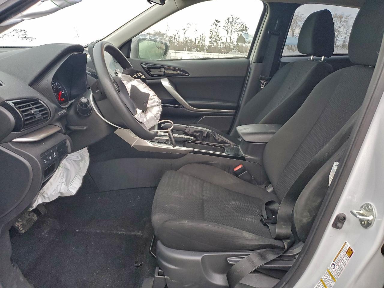2024 MITSUBISHI ECLIPSE CROSS LE photo 13