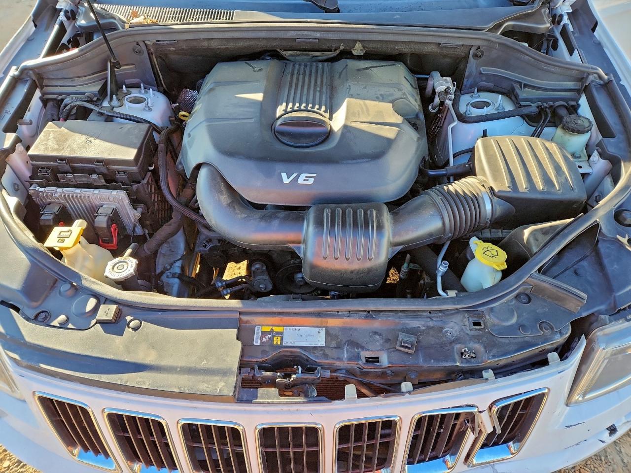 2015 JEEP GRAND CHEROKEE LIMITED photo 12