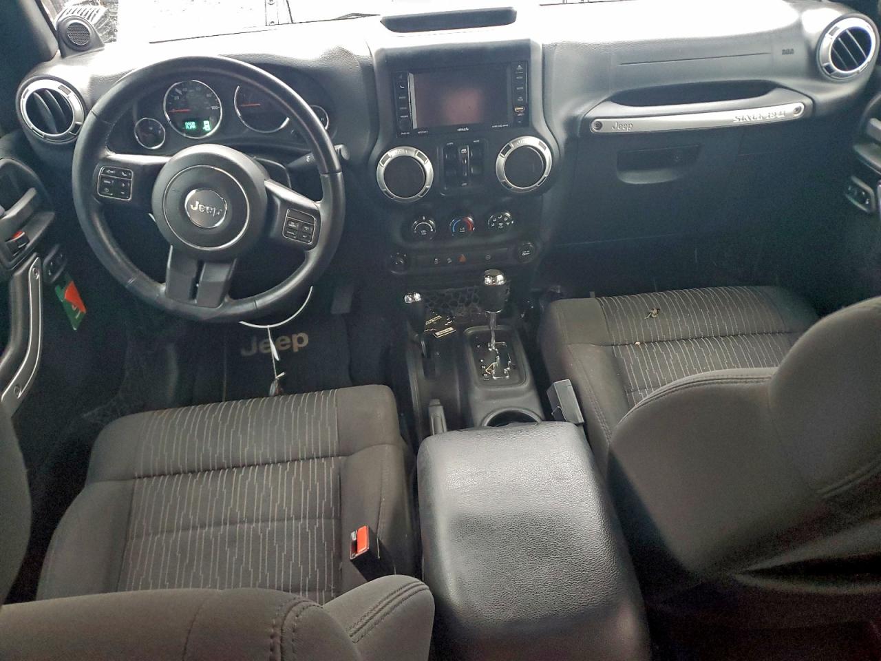 2012 JEEP WRANGLER UNLIMITED SAHARA photo 8