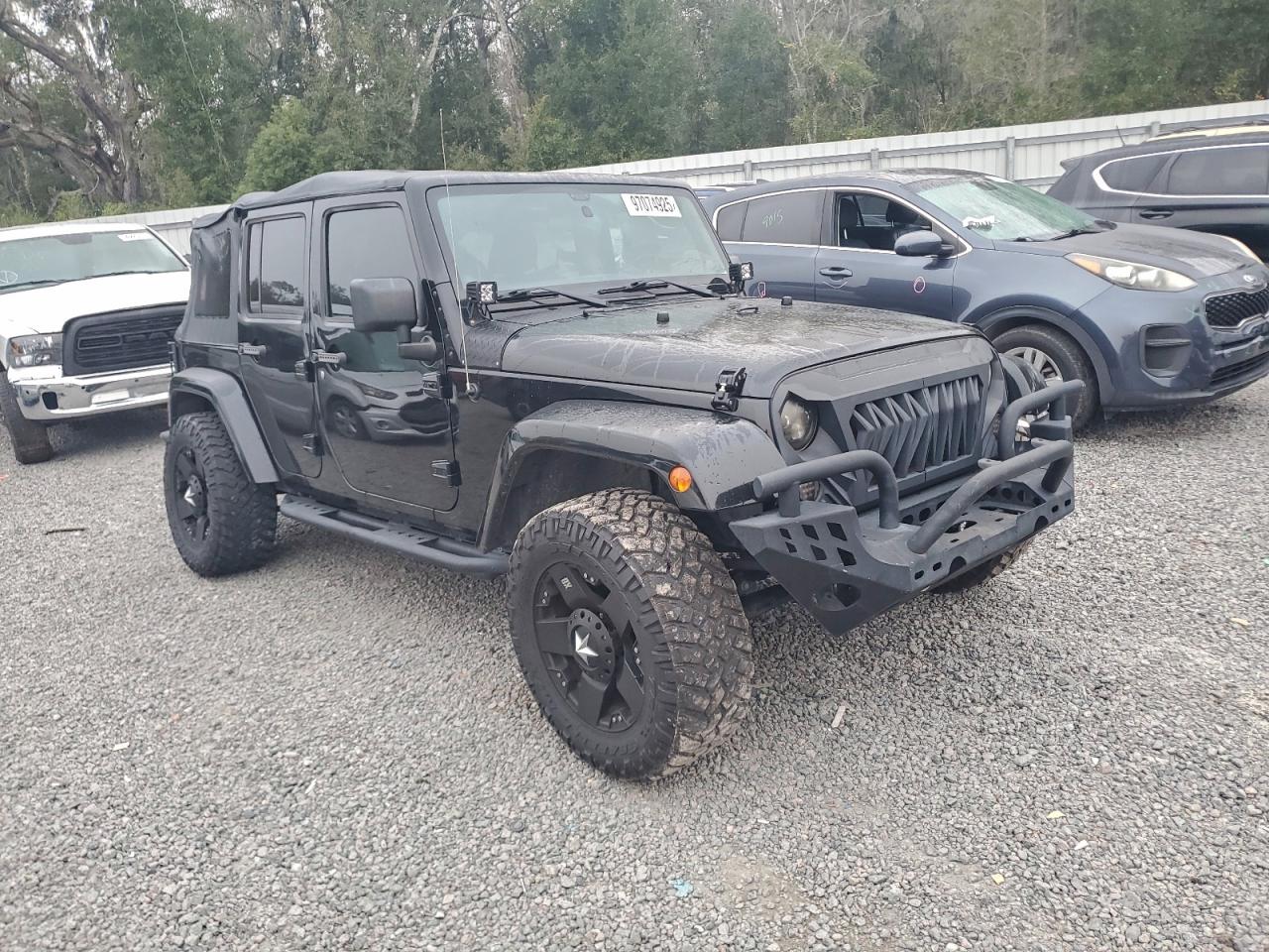 2012 JEEP WRANGLER UNLIMITED SAHARA photo 4