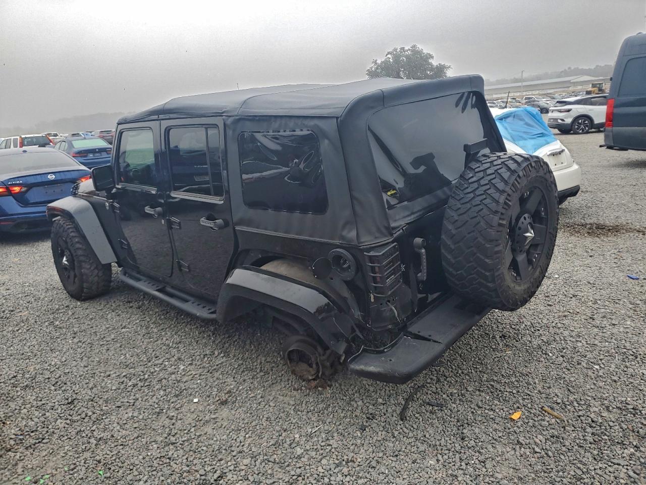 2012 JEEP WRANGLER UNLIMITED SAHARA photo 2