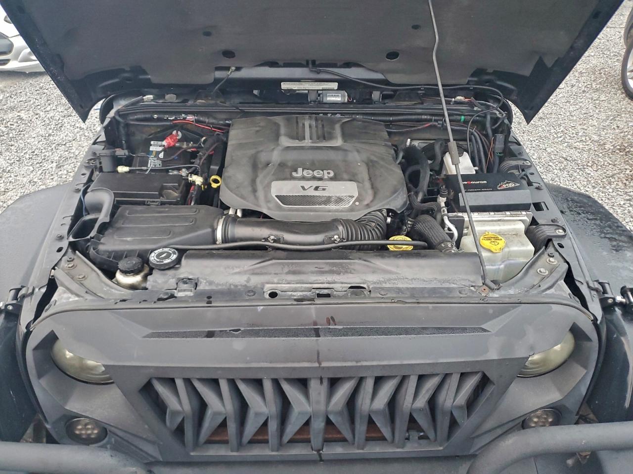 2012 JEEP WRANGLER UNLIMITED SAHARA photo 12