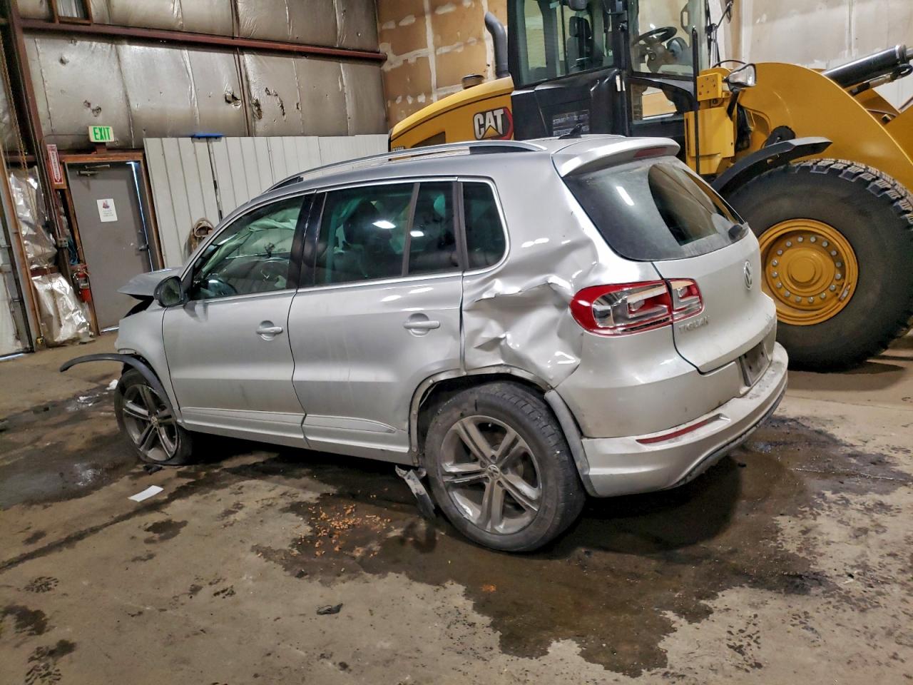 2017 VOLKSWAGEN TIGUAN SPORT photo 2
