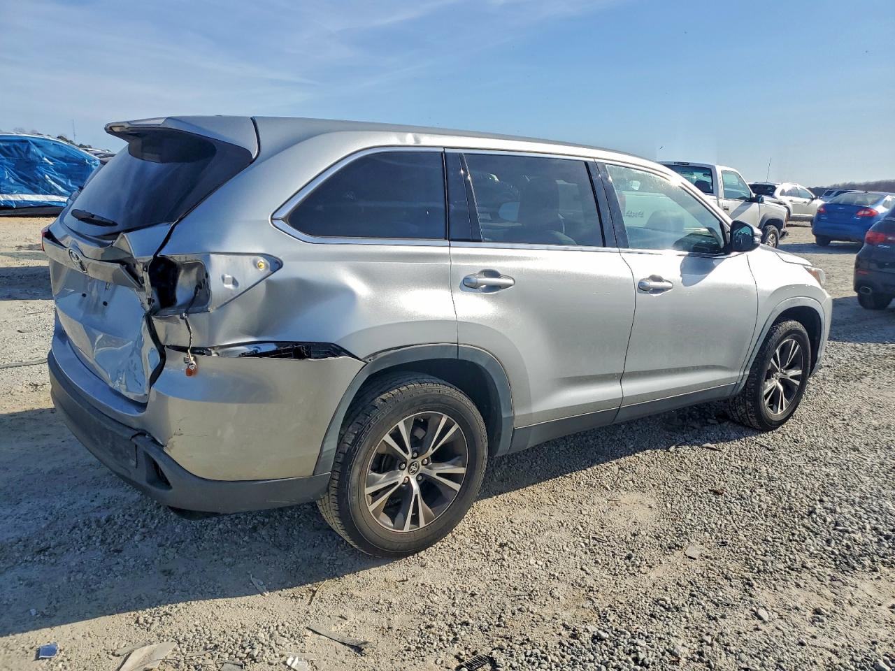 2019 TOYOTA HIGHLANDER LE photo 5