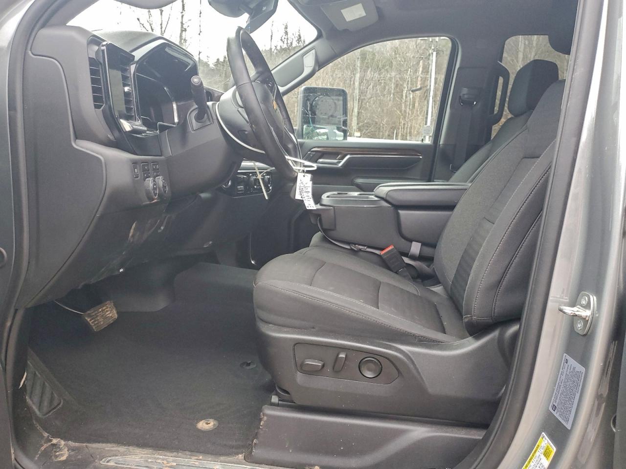 2024 CHEVROLET SILVERADO K2500 HEAVY DUTY LT photo 13