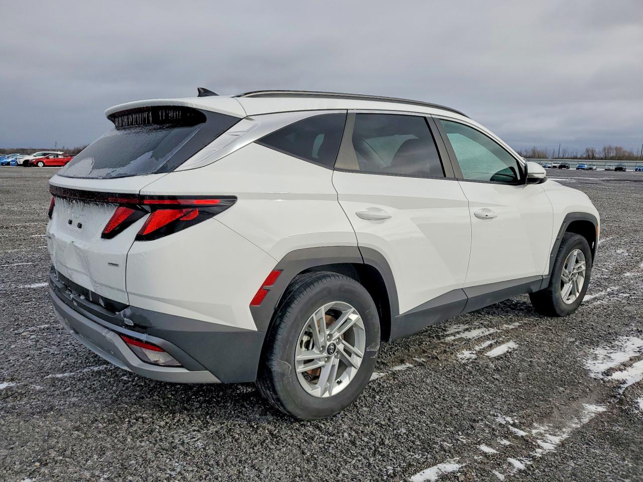 2025 HYUNDAI TUCSON SEL photo 5