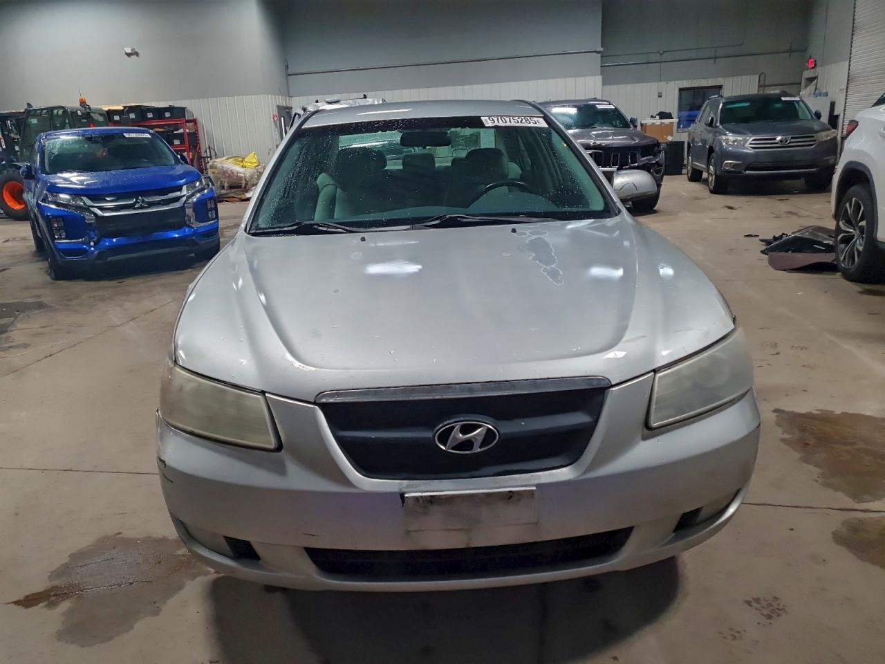 2008 HYUNDAI SONATA SE photo 5