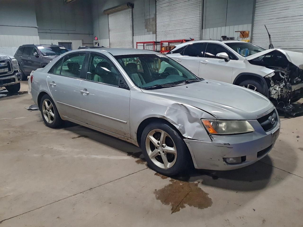 2008 HYUNDAI SONATA SE photo 4