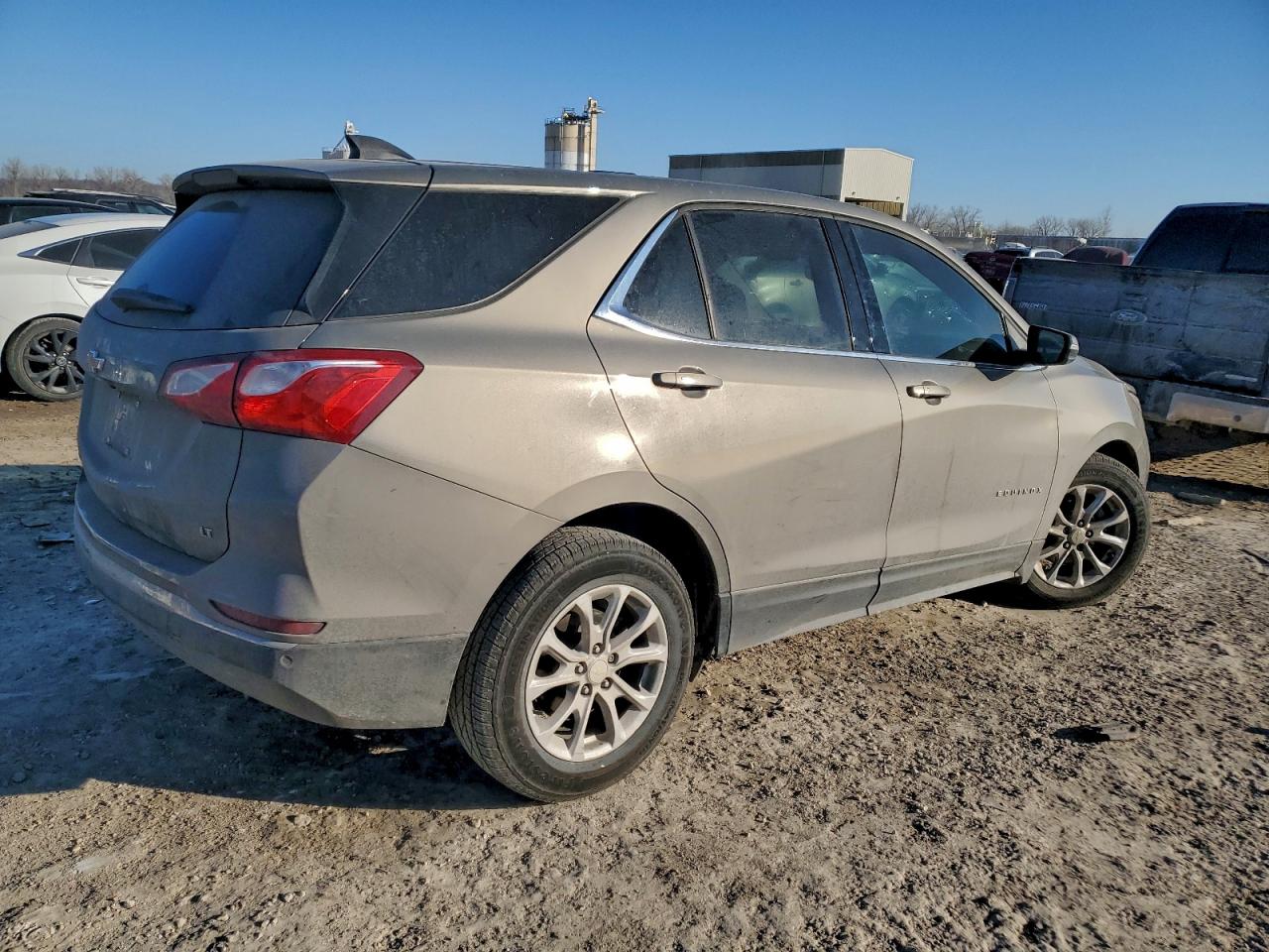 2018 CHEVROLET EQUINOX LT photo 3