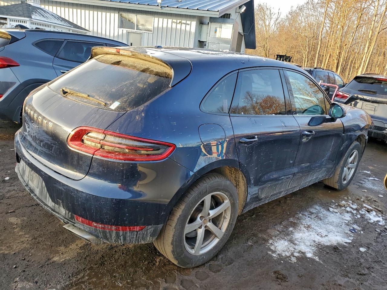 2018 PORSCHE MACAN photo 3