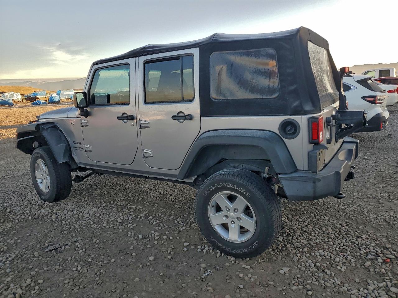 2018 JEEP WRANGLER UNLIMITED SPORT photo 2