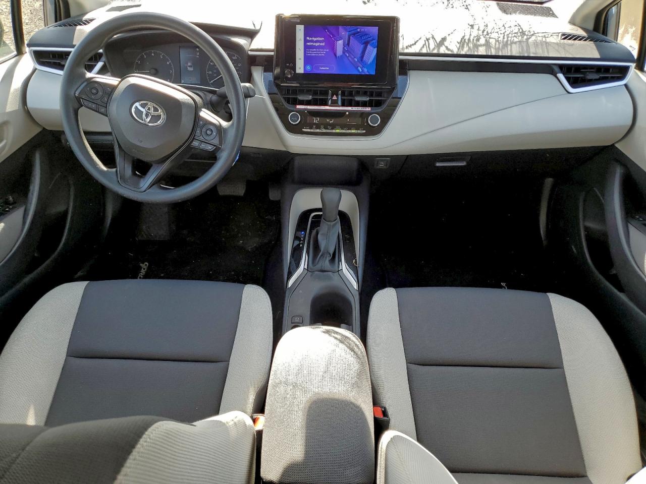 2025 TOYOTA COROLLA LE photo 8