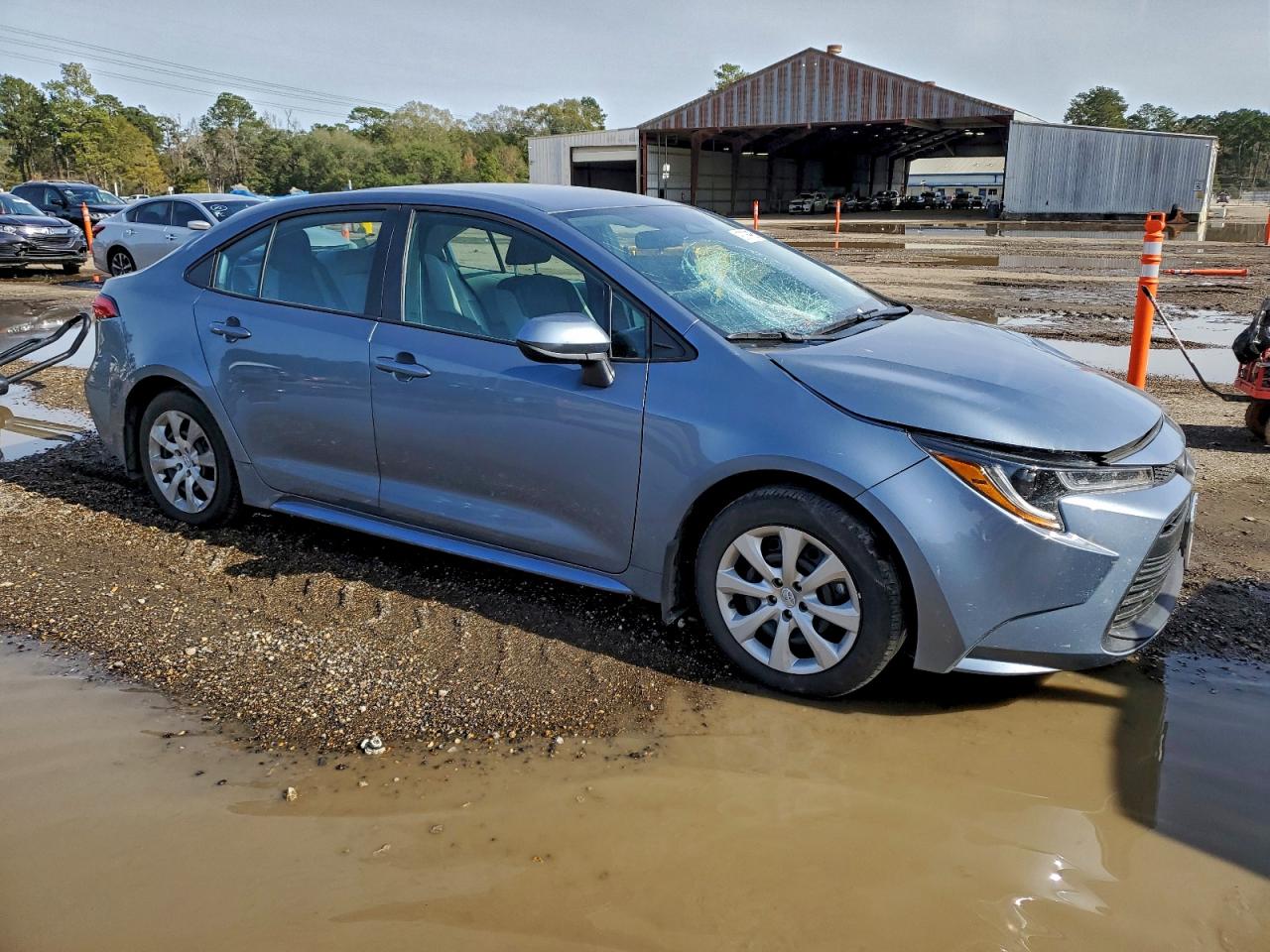 2025 TOYOTA COROLLA LE photo 4