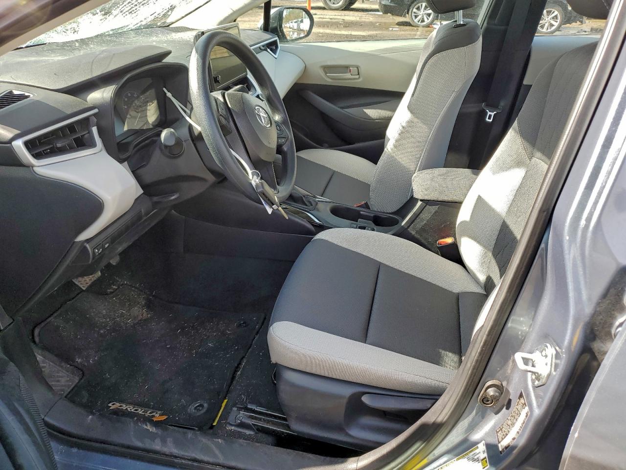 2025 TOYOTA COROLLA LE photo 7