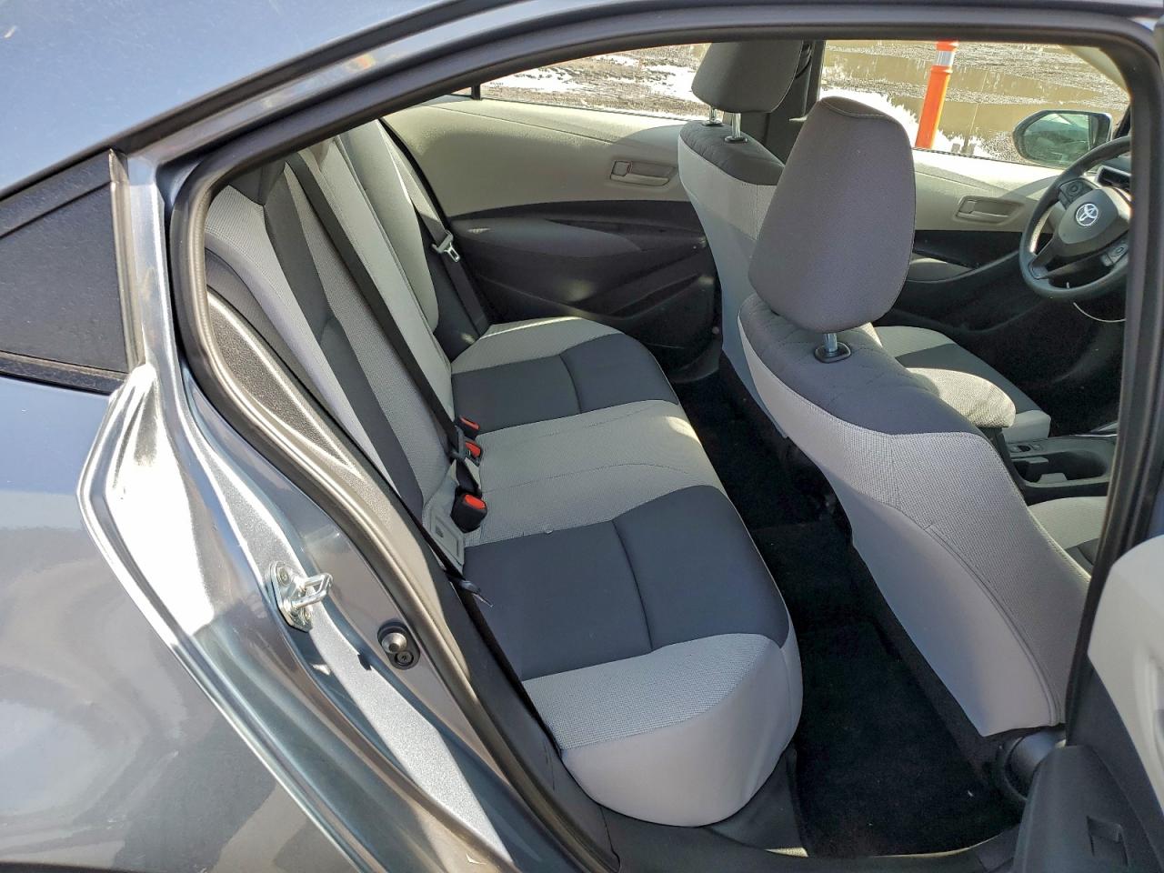 2025 TOYOTA COROLLA LE photo 10