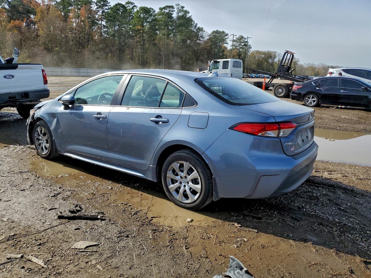 2025 TOYOTA COROLLA LE photo 2