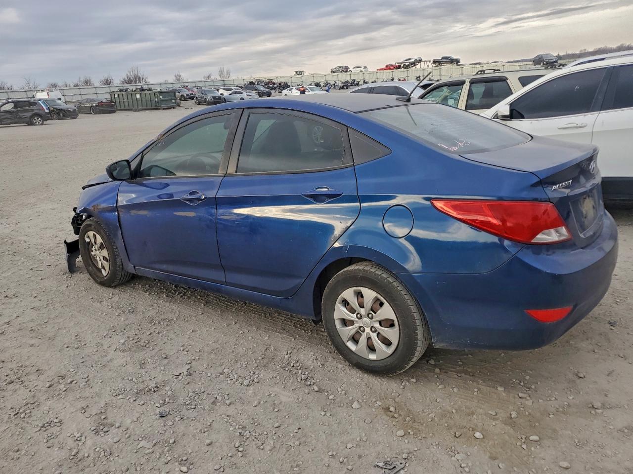 2015 HYUNDAI ACCENT GLS photo 2