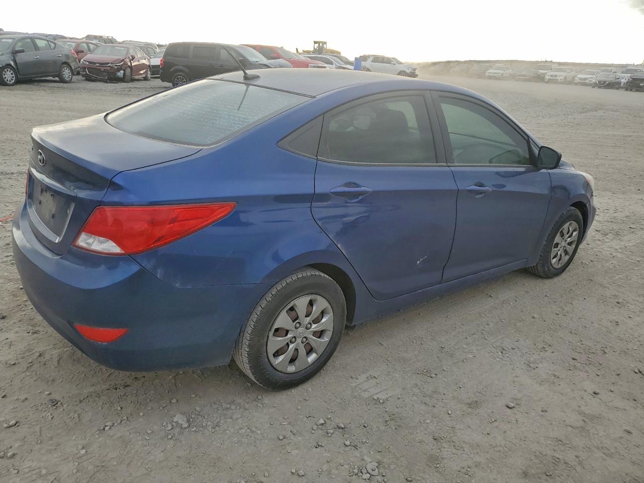 2015 HYUNDAI ACCENT GLS photo 3