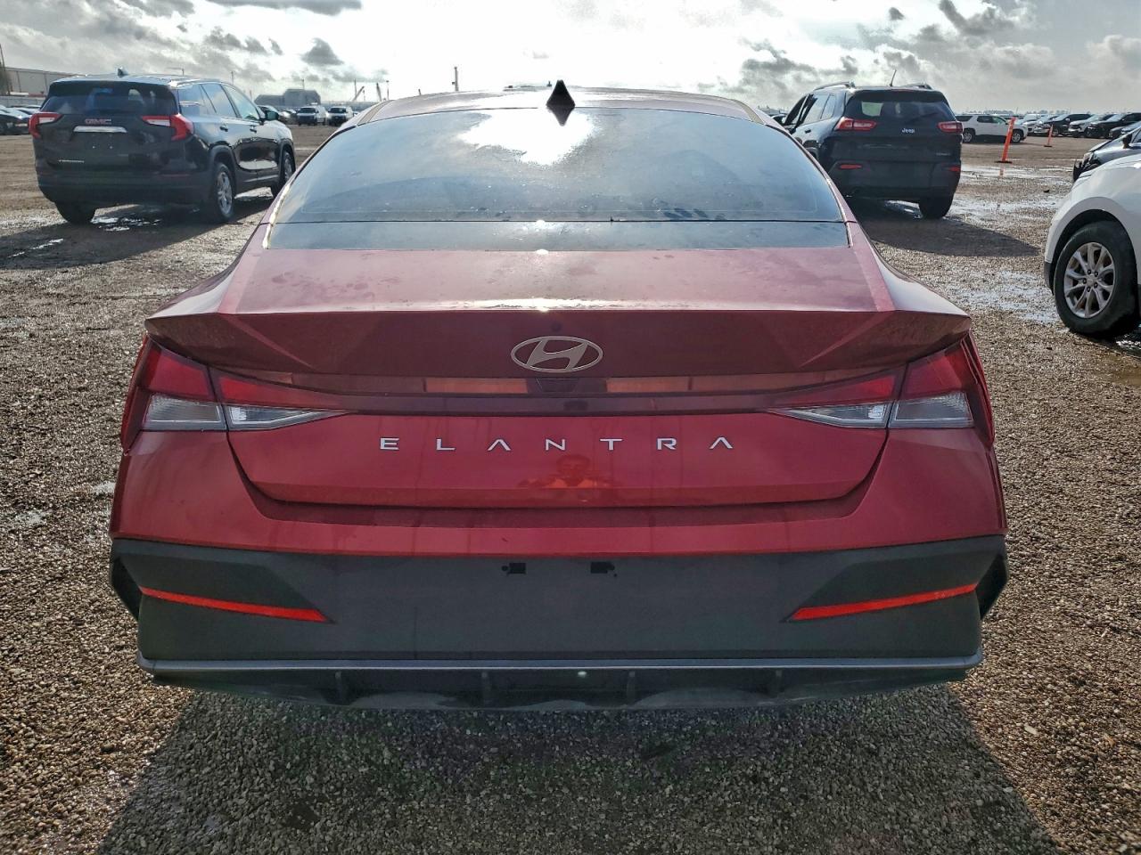 2025 HYUNDAI ELANTRA SE photo 6