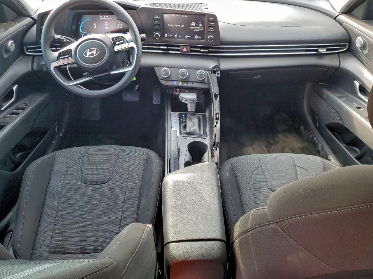 2025 HYUNDAI ELANTRA SE photo 8