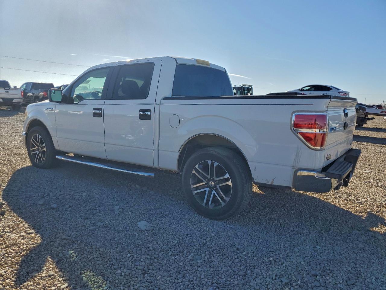 2011 FORD F150 SUPERCREW photo 2