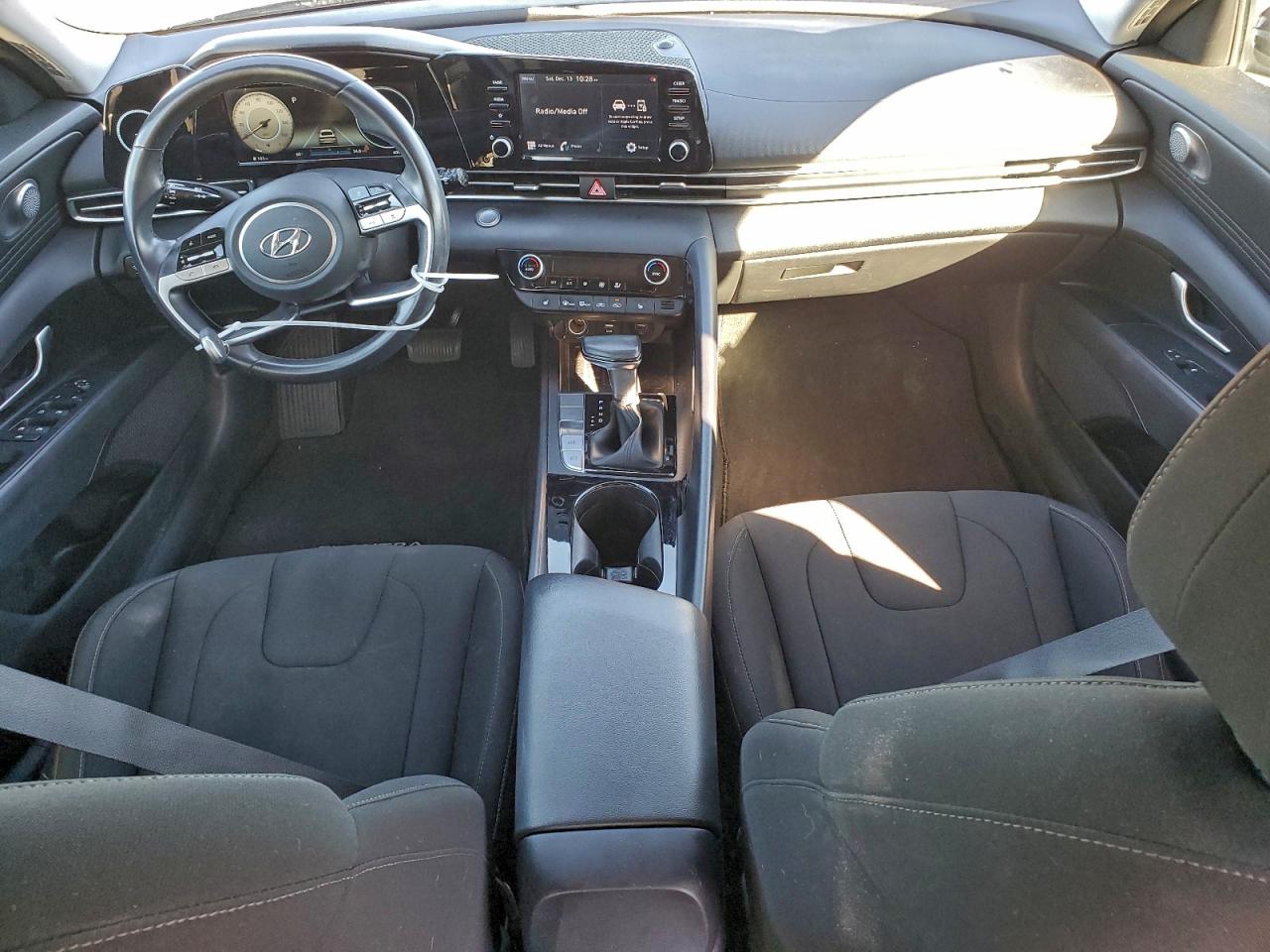2021 HYUNDAI ELANTRA SEL photo 8