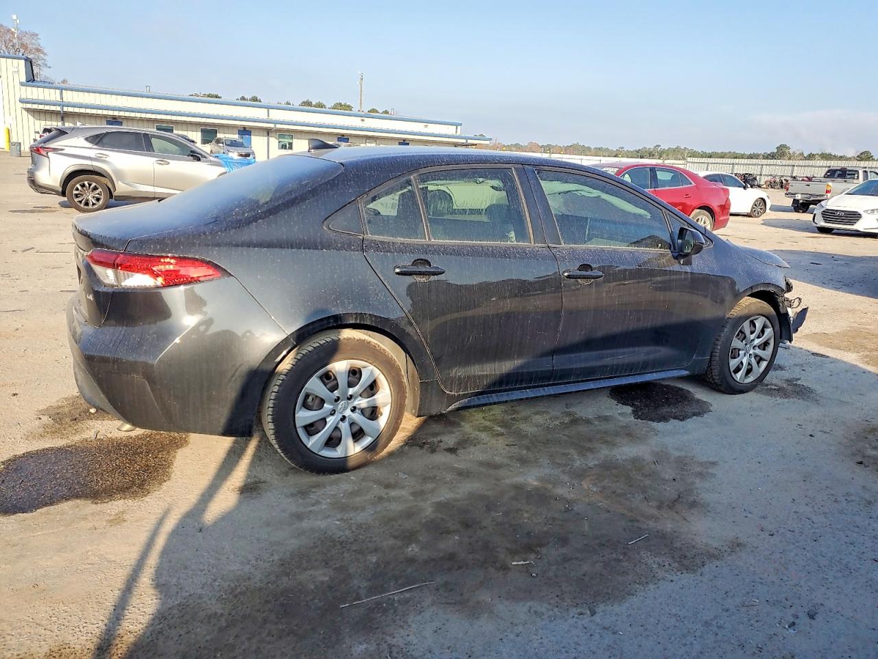 2021 TOYOTA COROLLA LE photo 3
