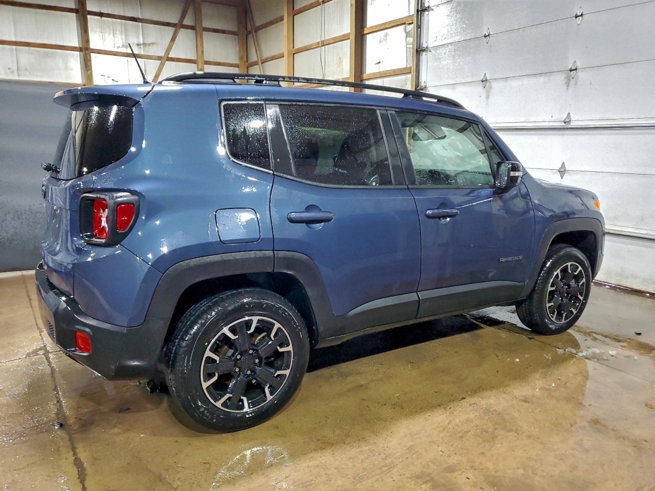 2023 JEEP RENEGADE LATITUDE photo 3