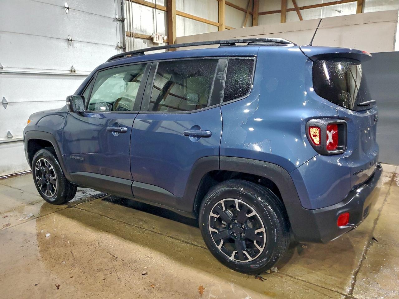 2023 JEEP RENEGADE LATITUDE photo 2