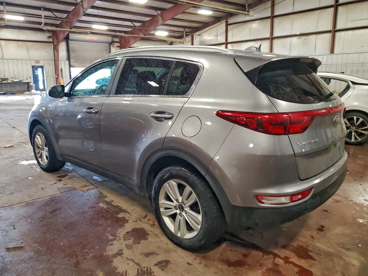2018 KIA SPORTAGE LX photo 2