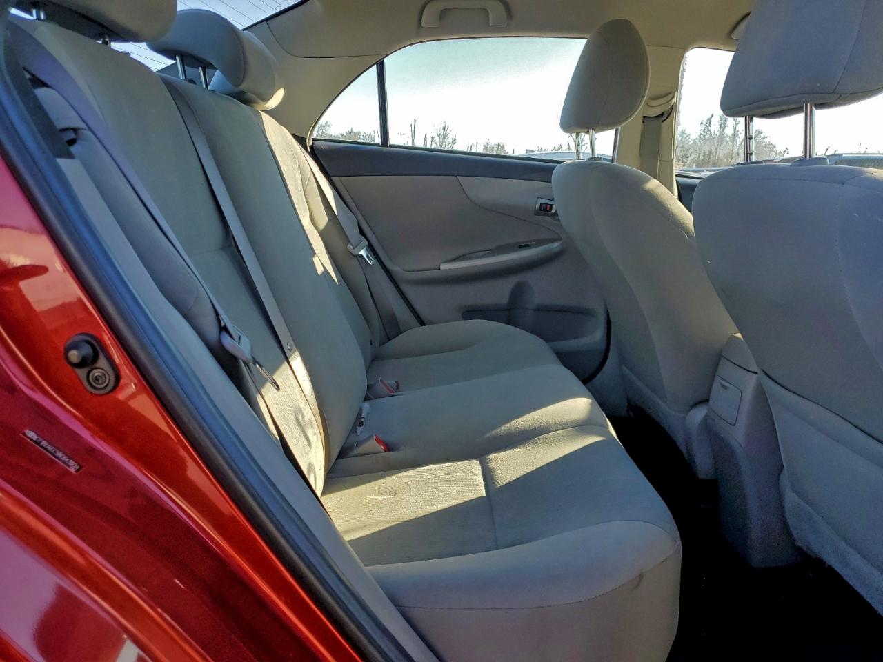 2011 TOYOTA COROLLA BASE photo 19
