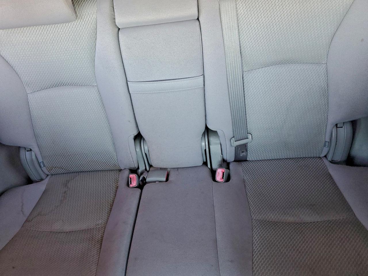 2004 TOYOTA HIGHLANDER BASE photo 10