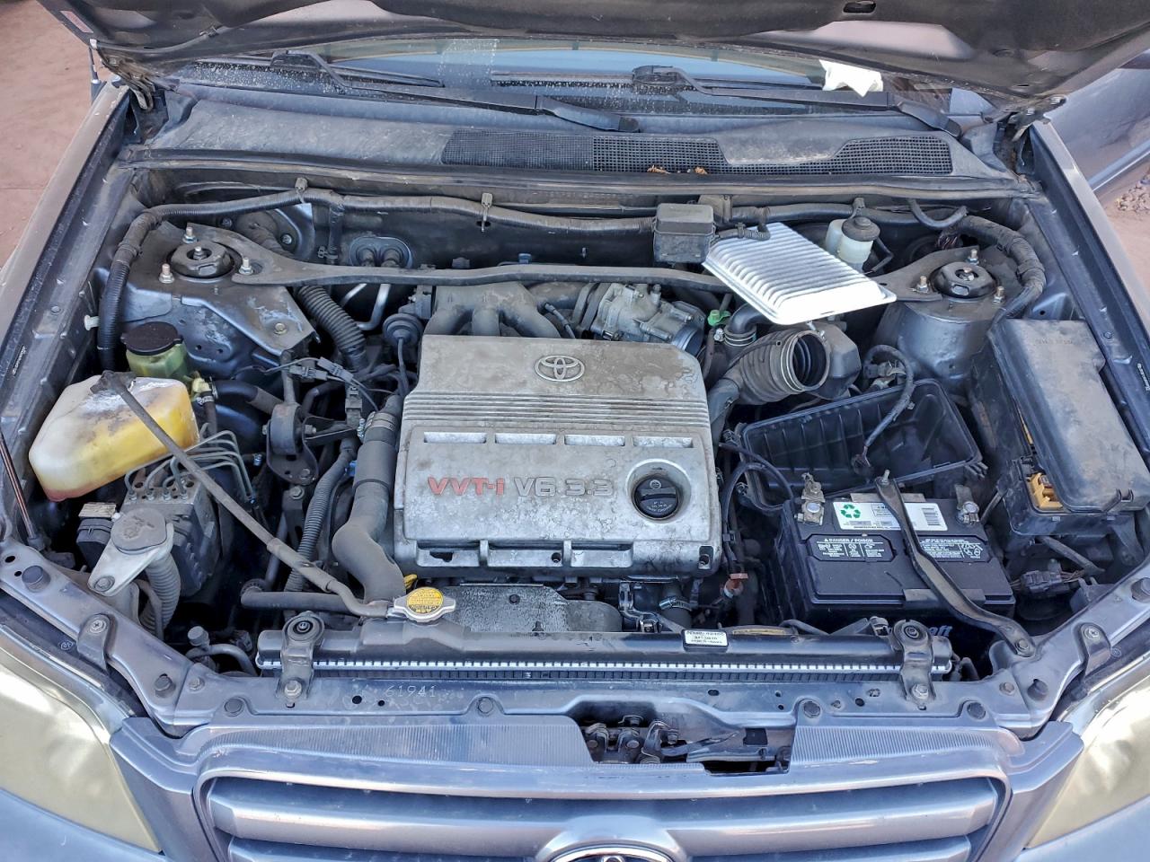 2004 TOYOTA HIGHLANDER BASE photo 12