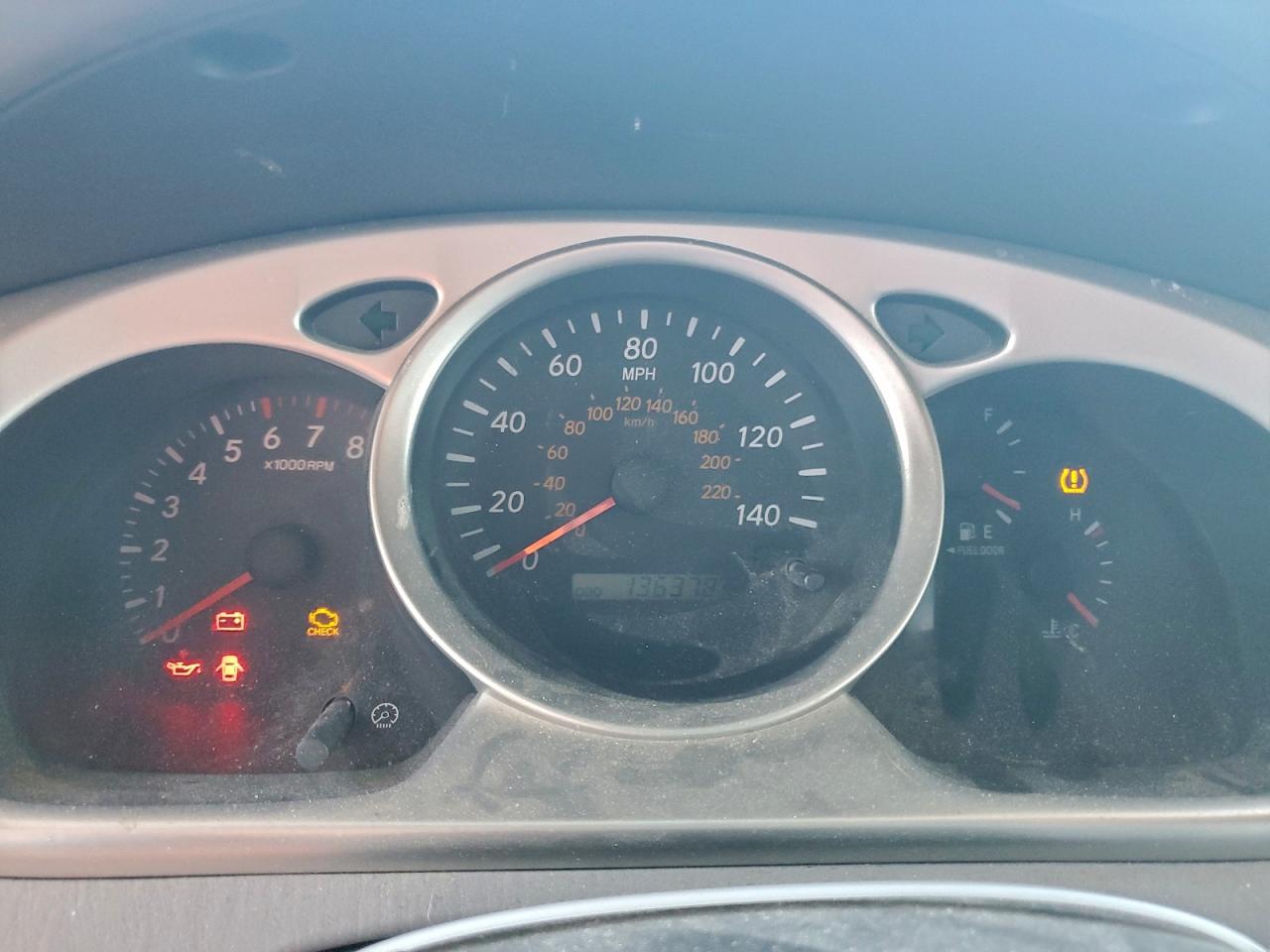 2004 TOYOTA HIGHLANDER BASE photo 9